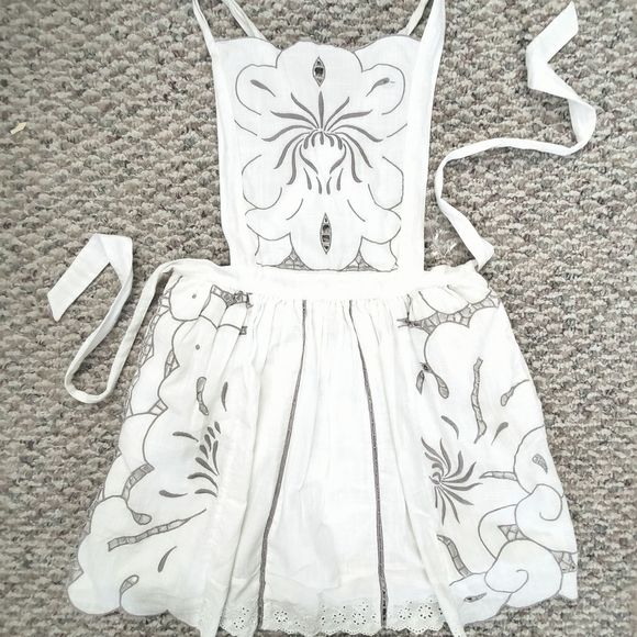 Urban Outfitters Embroidered apron dress M NEW - Picture 5 of 7